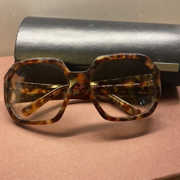 The Derek Lam Isis sunglasses; authentic main image 4